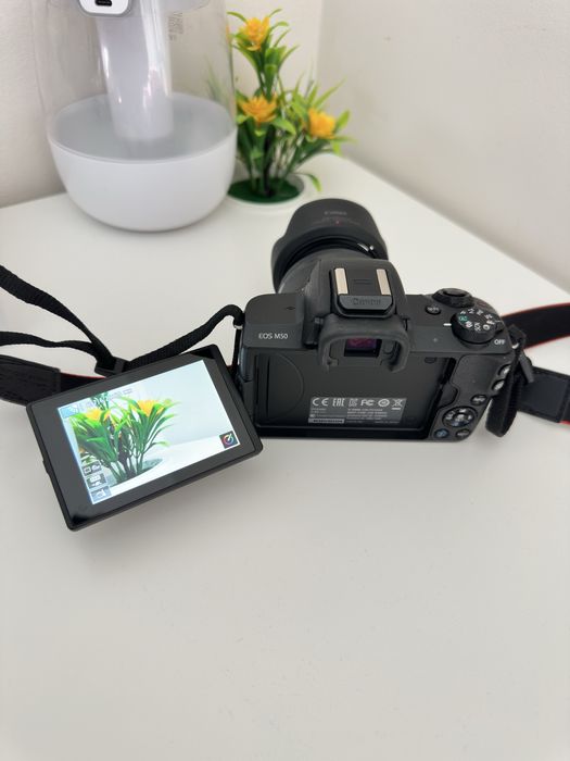 Canon Eos M50 WiFi/touch screen com lente 15-45mm