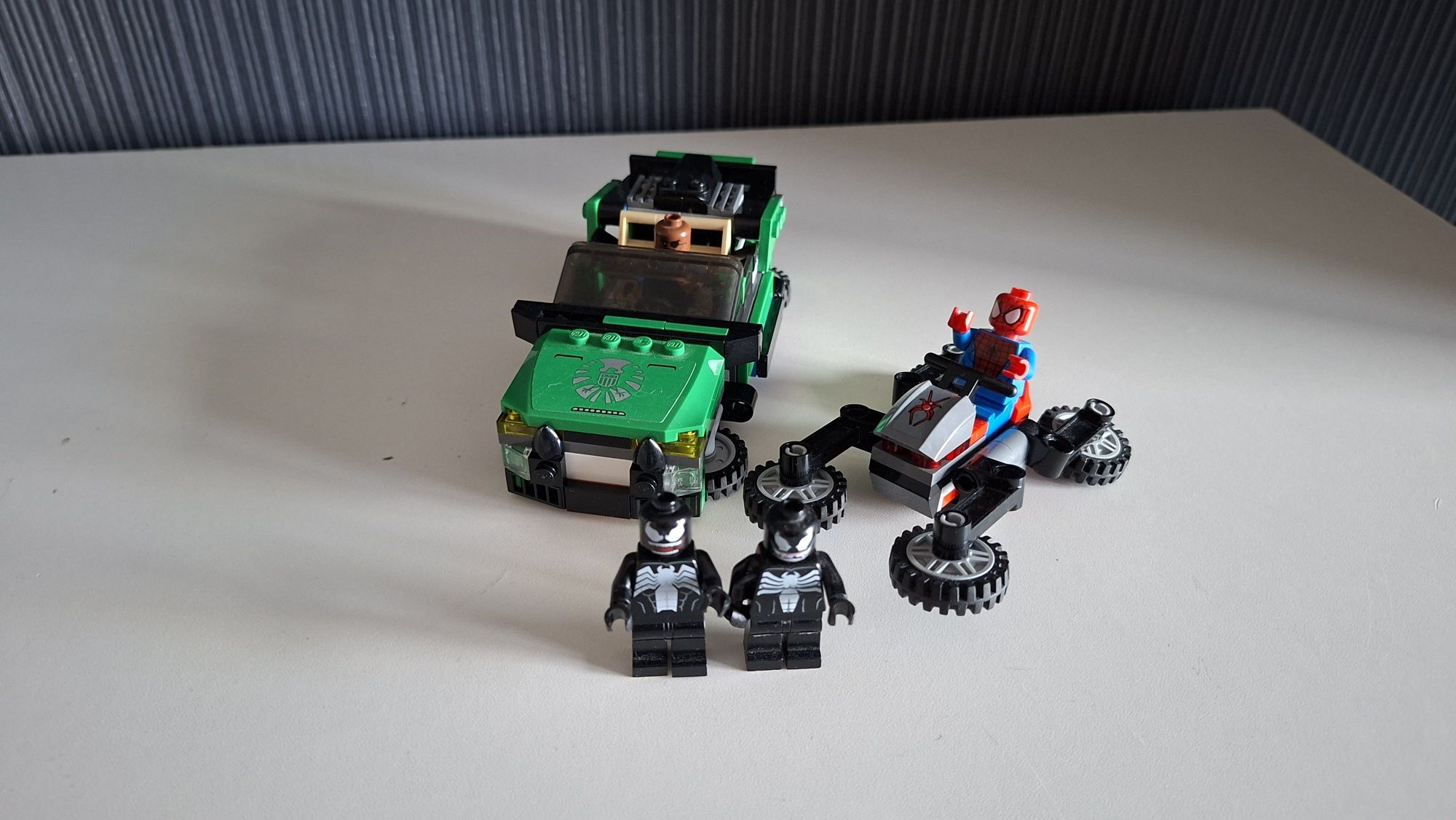 Lego marvel 76004
