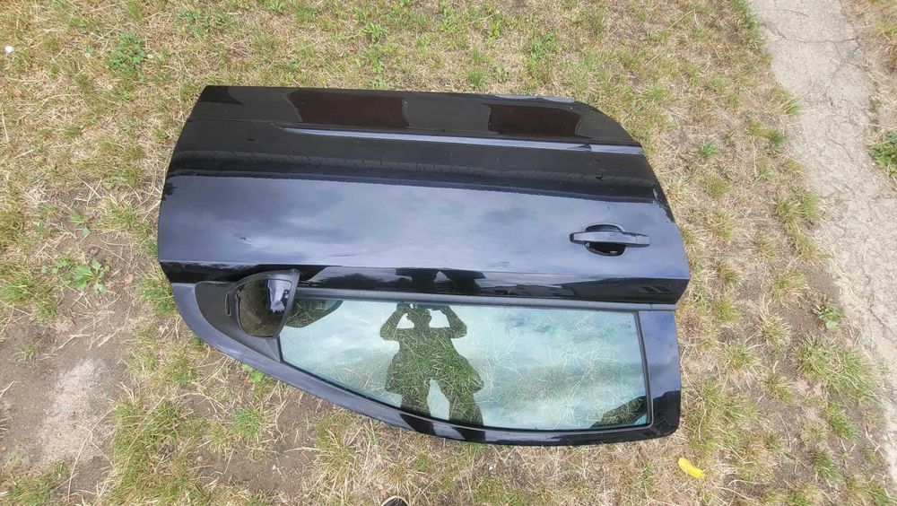 Drzwi prawe ASTRA H GTC kod lakieru Z20R