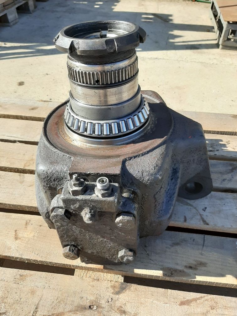 Zwrotnica ZF do koparki liebherr 904, 912, 914, 922
