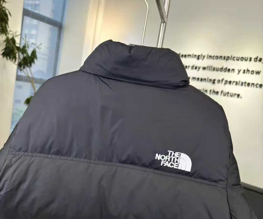 he North Face: trwałość i styl w zimowej odzieży.
