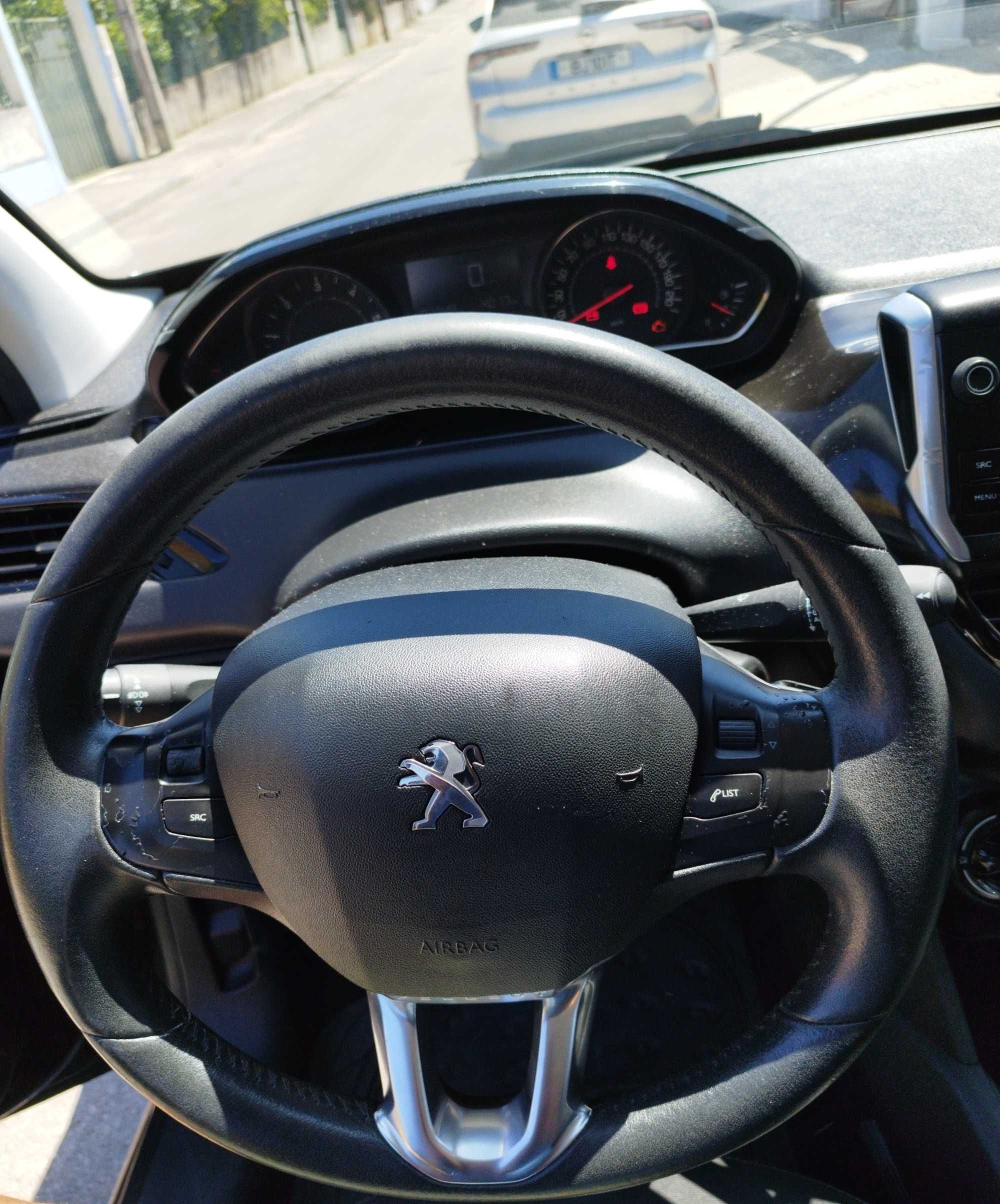 PEUGEOT 208 I Hatchback 1.4HDi. * OPORTUNIDADE *