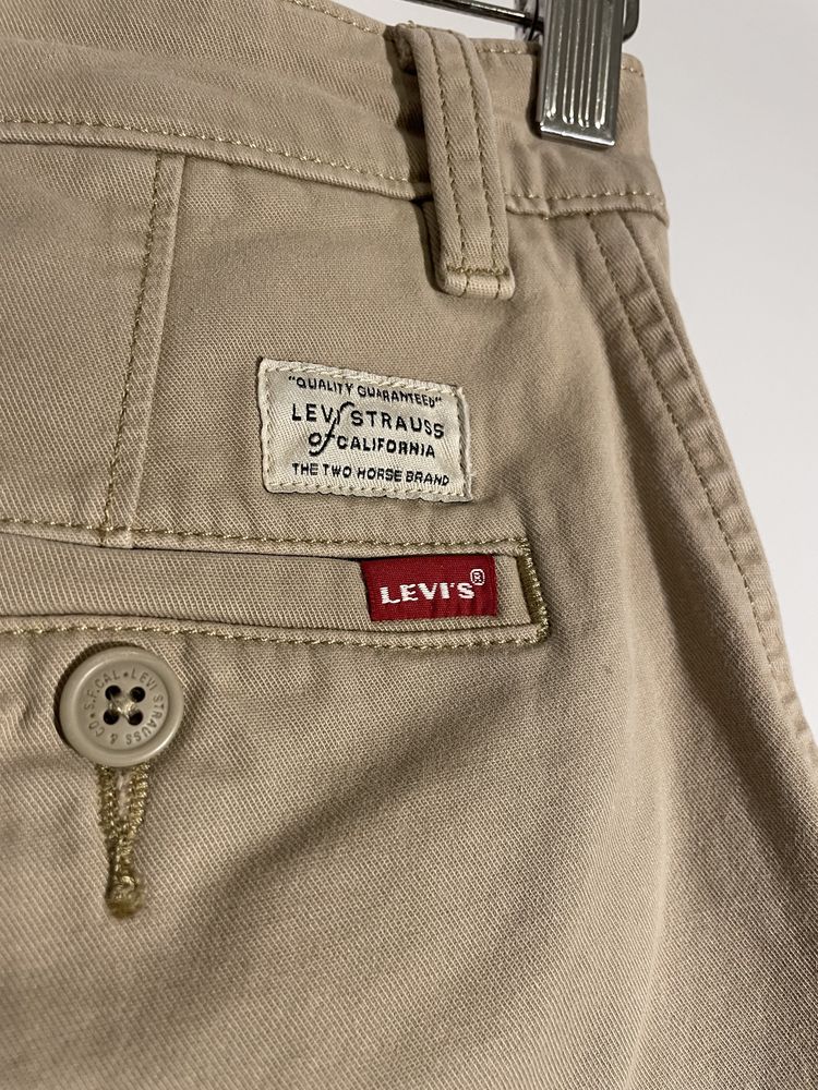 Beżowe spodnie levi’s chino