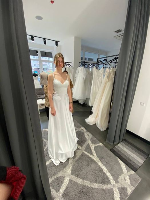 Весільна сукня xs (зріст 165-167/груди 85-90/чашка А/В, талія 55-60)