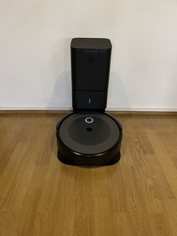 Robot Roomba i3+ ze stacją Clean Base +  wirtualna sciana