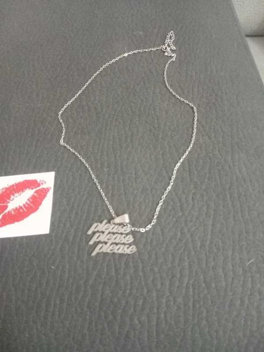 Colar Sabrina Carpenter prateado - Please