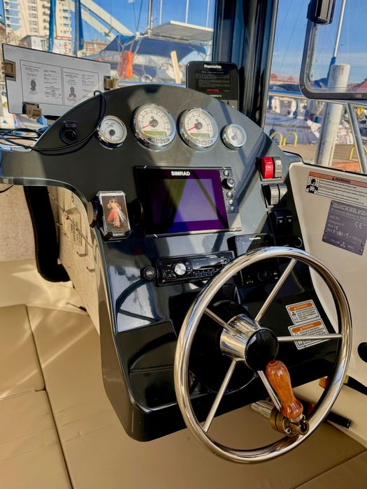 Motorówka Quicksilver 605 Pilothouse