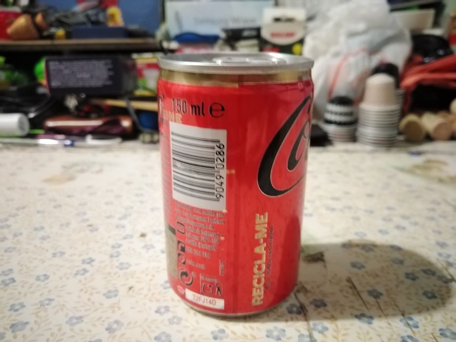 Vendo lata da coca cola bom estado