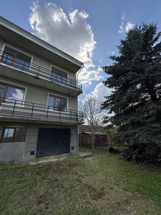 Будинок для бізнесу біля Львова