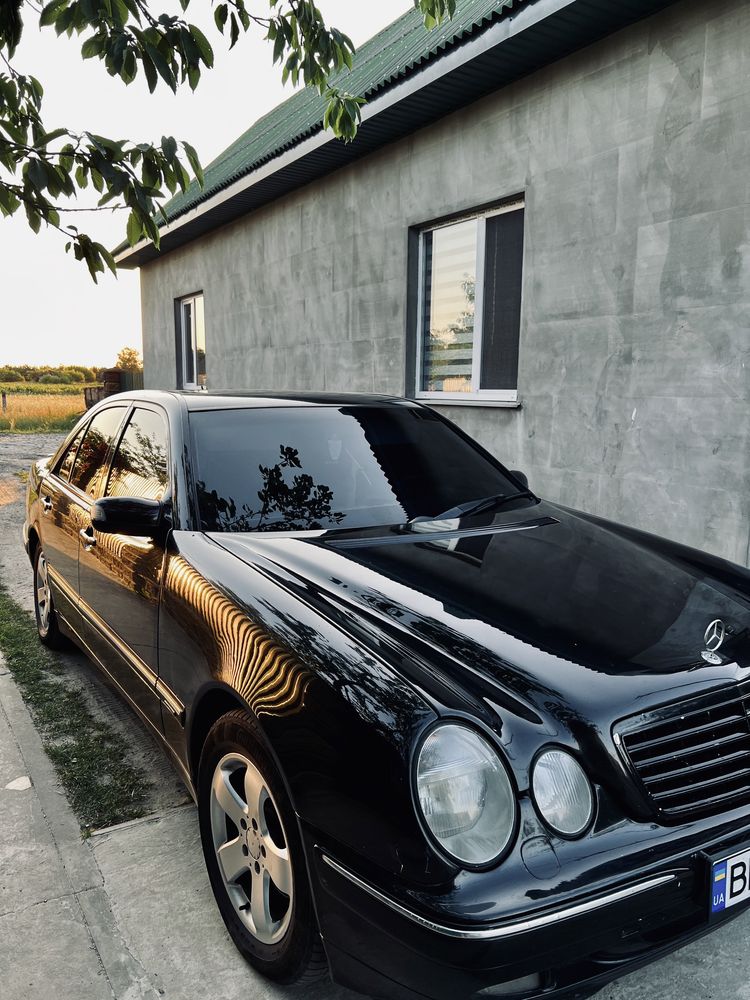 Продам Mercedes 320