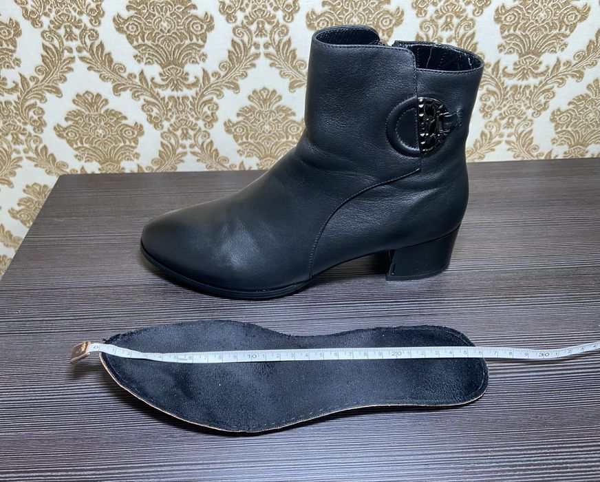 Жіночі шкіряні черевики на підборі