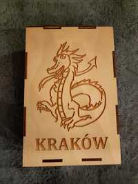Skarbonka, drewniane pudełko z Krakowa, pamiątka, suwenir