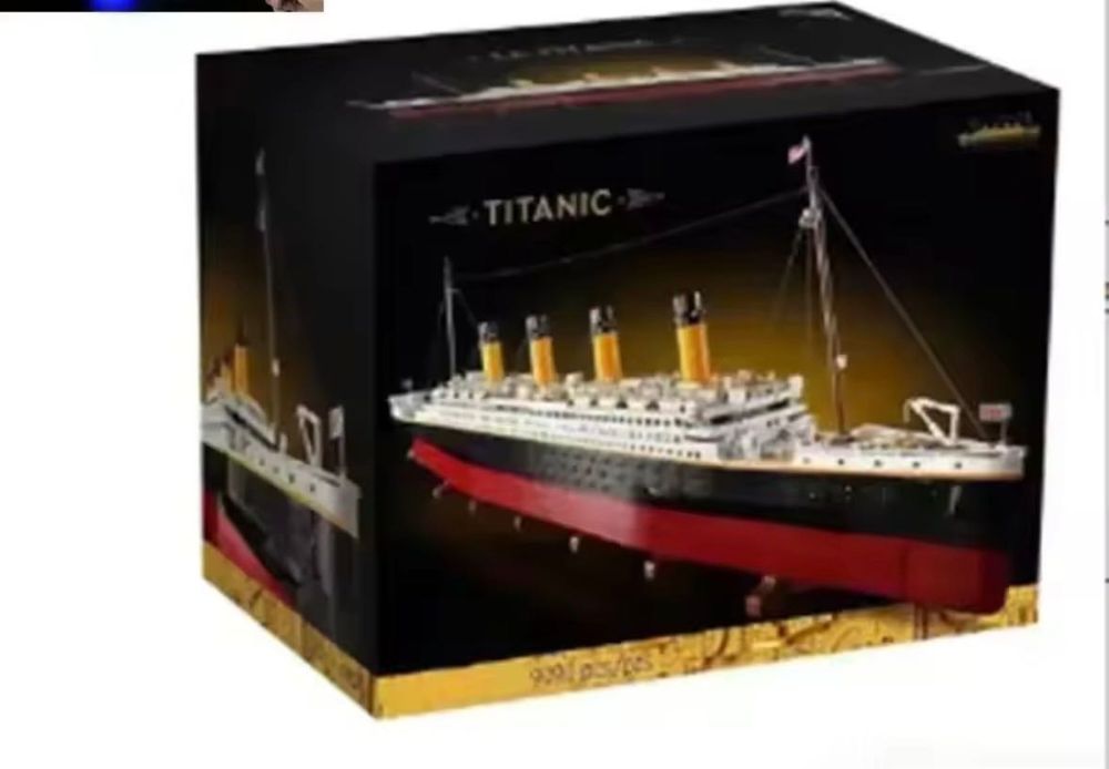 Lego Titanic replica