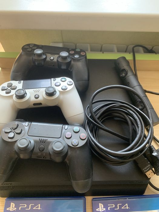 Продам Play Station Б/у ! В гарному стані !