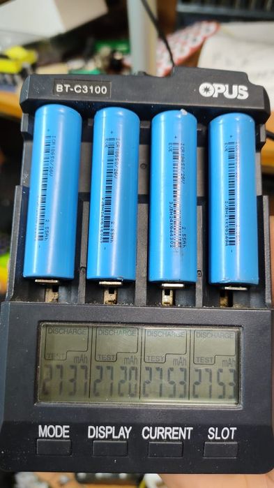 Eve 2700 man.  18650 bateria