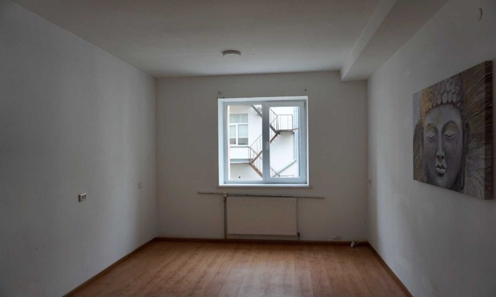 Продаж / оренда комерційного приміщення по
вулиці Героїв УПА. Розташов