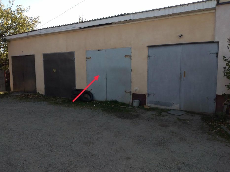 Продається 3- х кімнатна квартира площею 61м. кв.