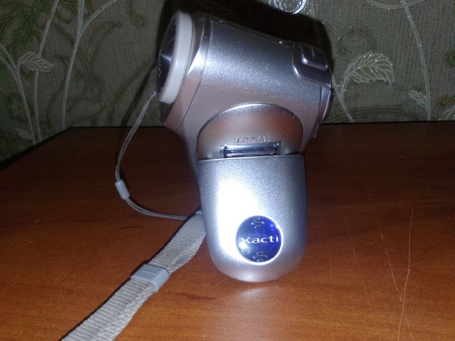 Продам камера sanyo VPC C1EX