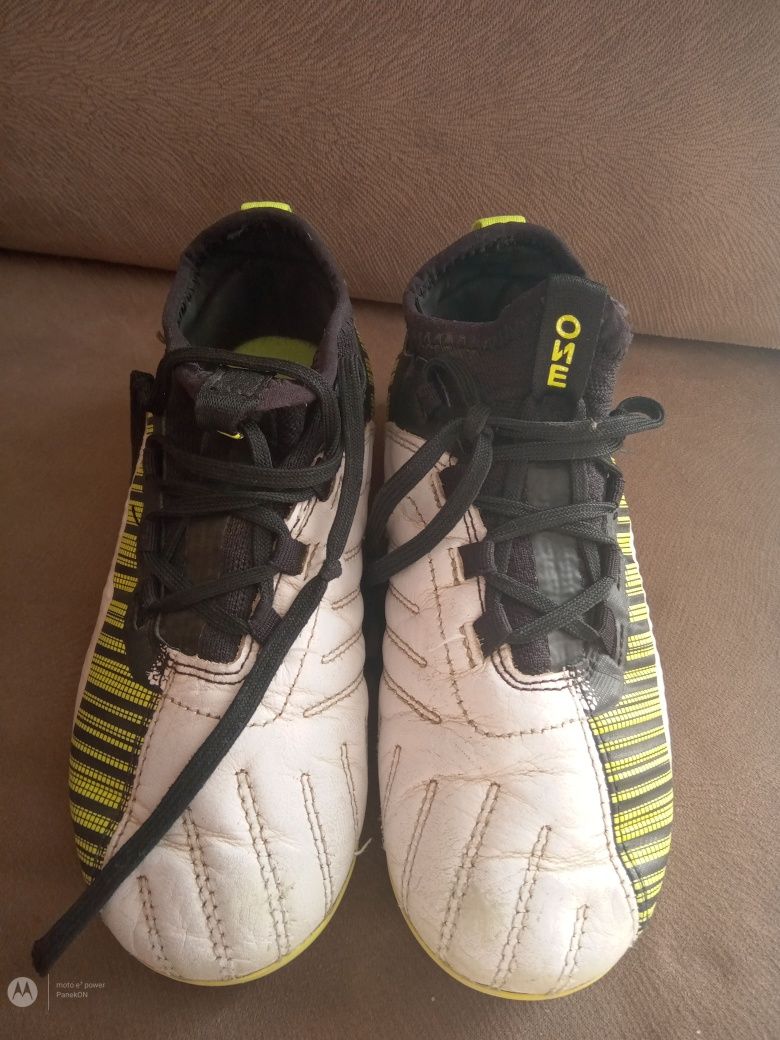 Buty piłkarskie Korki puma 32,5 dla chłopca