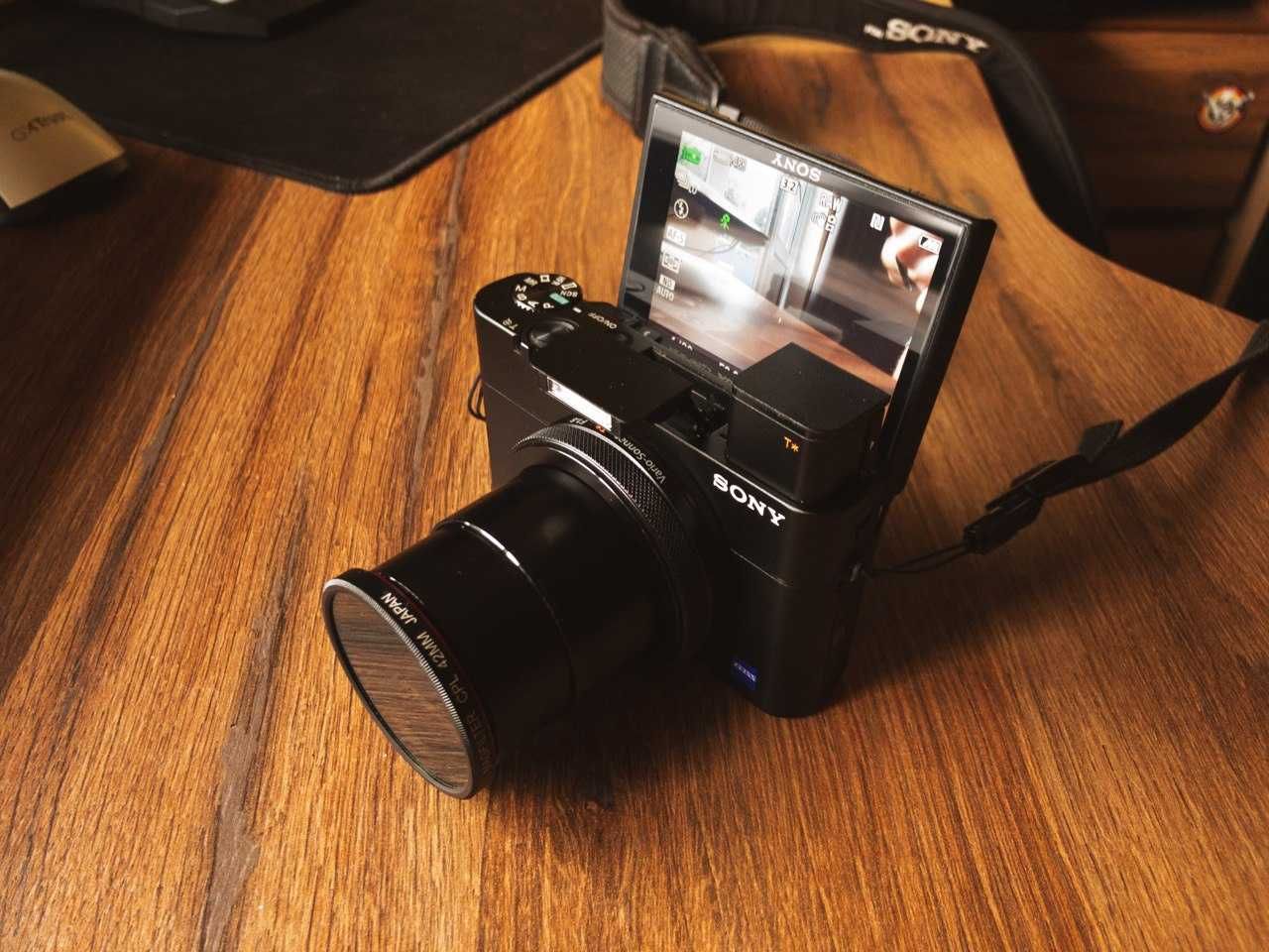 Фотоапарат Sony Cyber-Shot DSC-RX100M5A  +  аксесуари