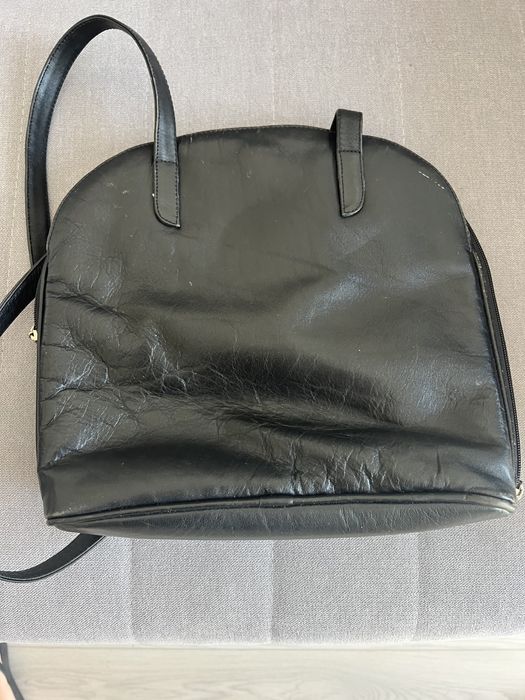 Czarna skórzana torebka na ramię trzy komory pojemna