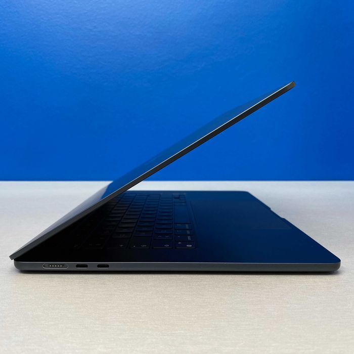 Apple MacBook Air 15.3" (2023) - M2 8-Cores/8GB/256GB SSD