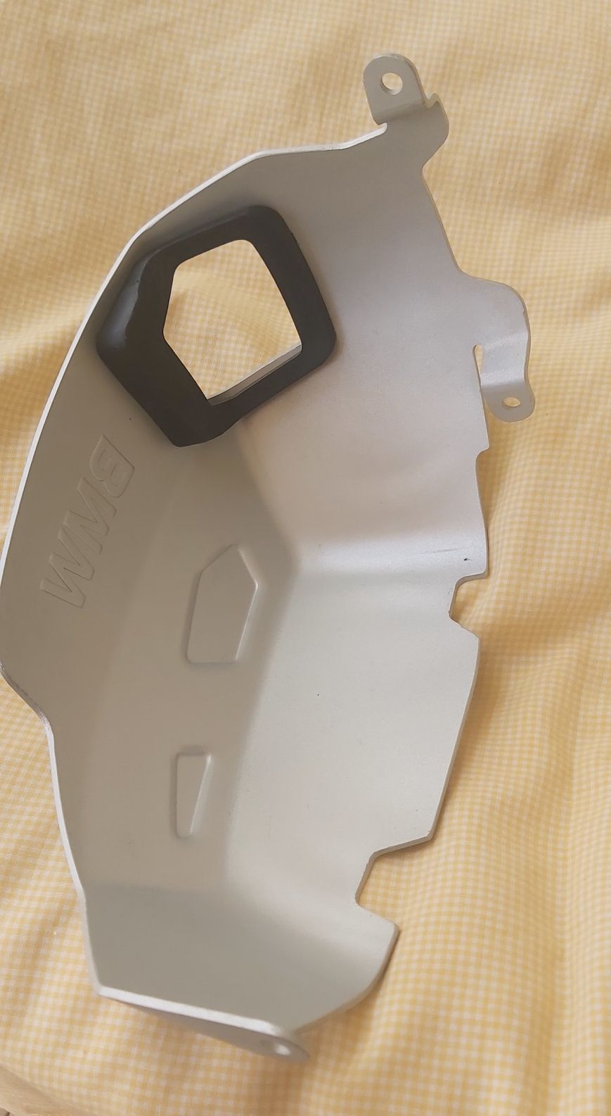 Protecção de cilindro BMW 1200 GSA, de 2012. Quase novo, em aluminio.