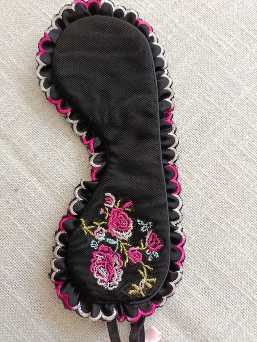 Haftowana opaska na oczy