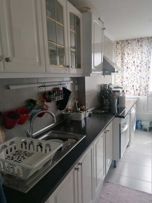 Alugo T2 remodelado  em excelente localizaçao