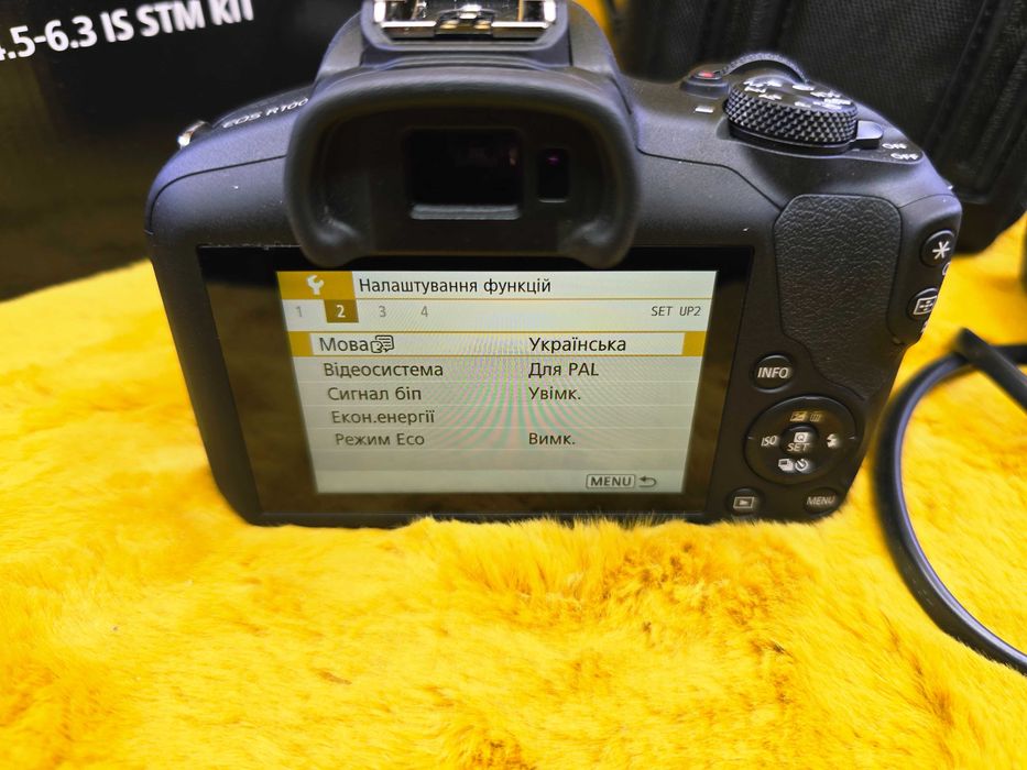 !ЯК НОВИЙ! Canon R100 з об'єктивом RF-S 18-45mm -- лише 1000 кадрів! -
