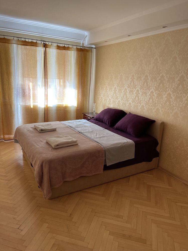 Подобово, двох кімнатна Бульвар Лесі Українки 9, метро Печерська
