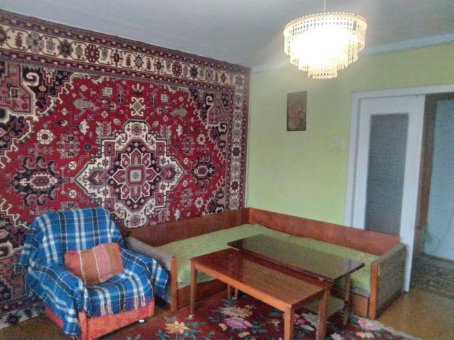 3к квартира біля Велесу, без оплати за ц/опалення.