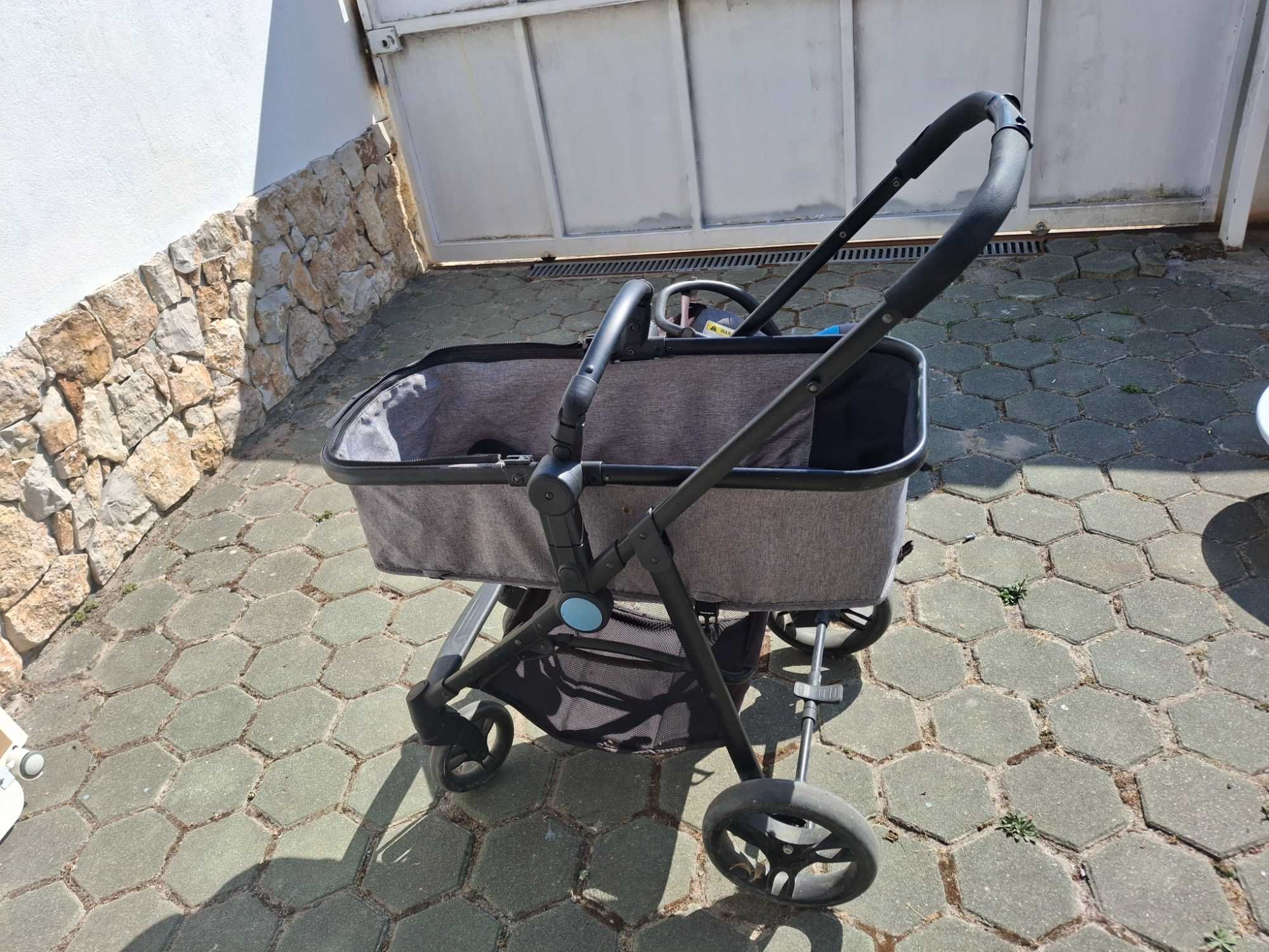 Carrinho bebé trio como novo