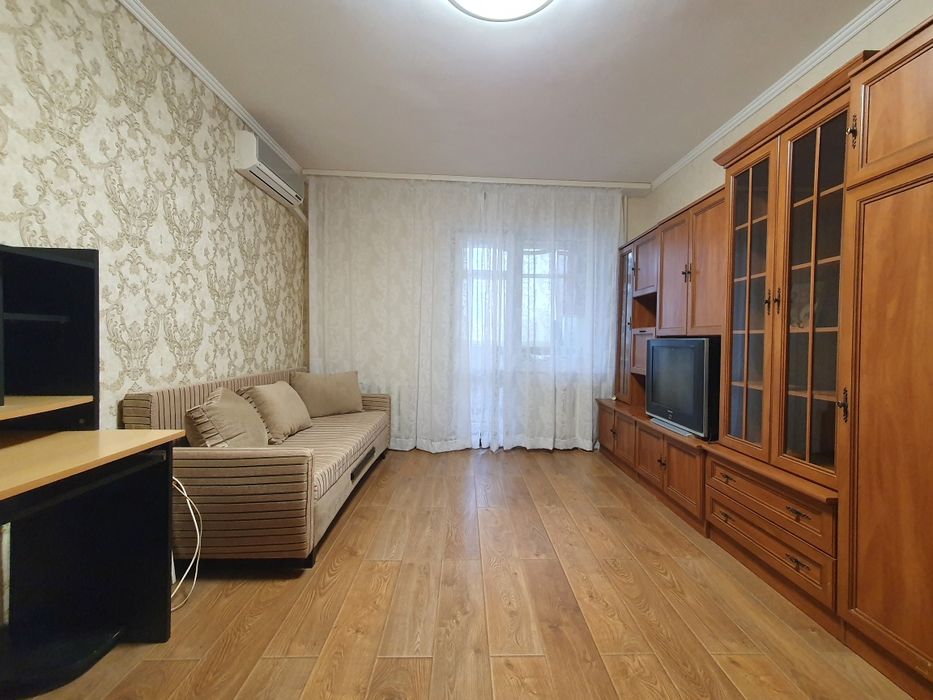 1к, Драгоманова 8а, 45м2, генератор, метро Позняки 15 мин