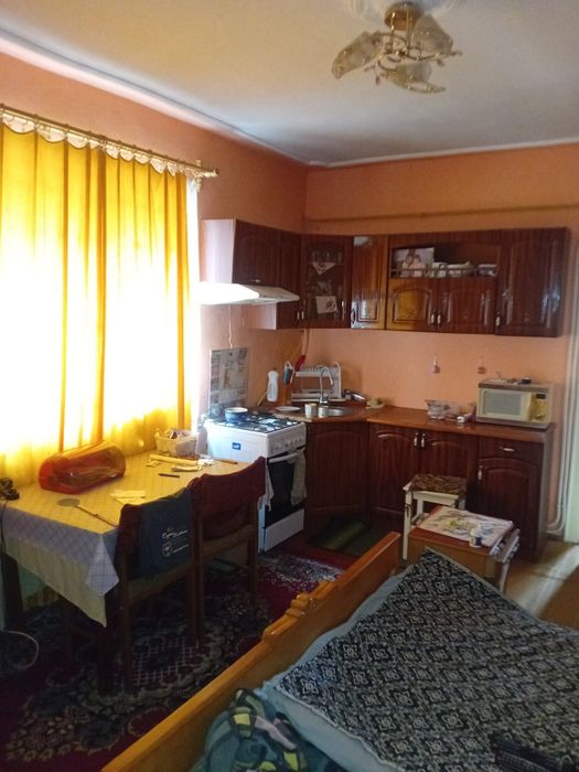 Добрий будинок на дві сім'ї 2.5 км від м. Берегове в с.(Астей) Лужанка