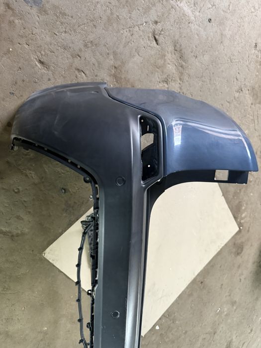 Бампер задний 6 парт. сліпі зони відкритя ногою jeep cherokee kl 2018+