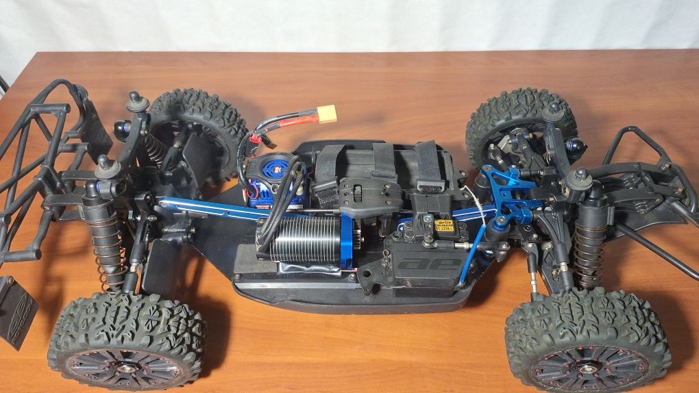 Team Associated SC8.2e 1/8 rc шорт на радіоуправлінні 
Short Couurse 4