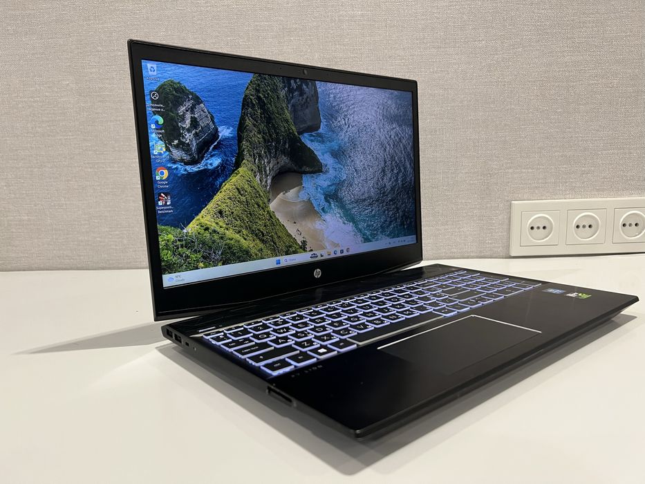 Игровой HP Gaming 15-cx0599 - 15" FHD/i5-8300H/  16Gb/SSD 256/GTX 1050