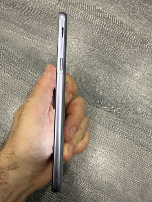 Телефон,смартфонSamsung SM-J600F