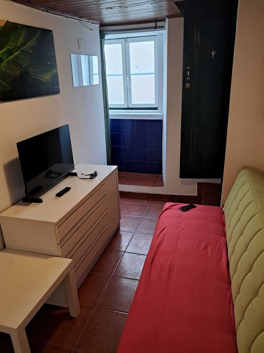 T-1 mobilado,Equipado+PÁTIO. Só Renda e Caução. CENTRO Lisboa.