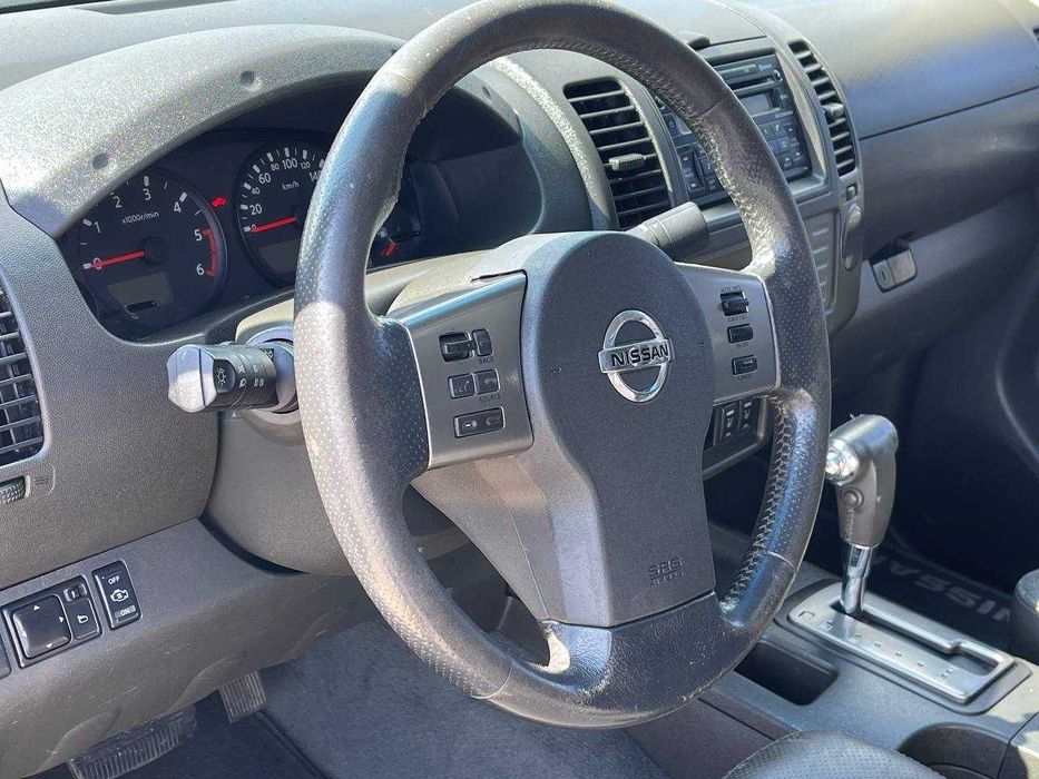 Nissan Navara 2.5 автомат