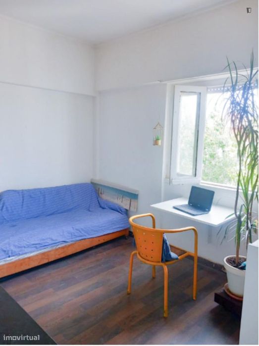 Quarto - localizado em Olaias Lisbon