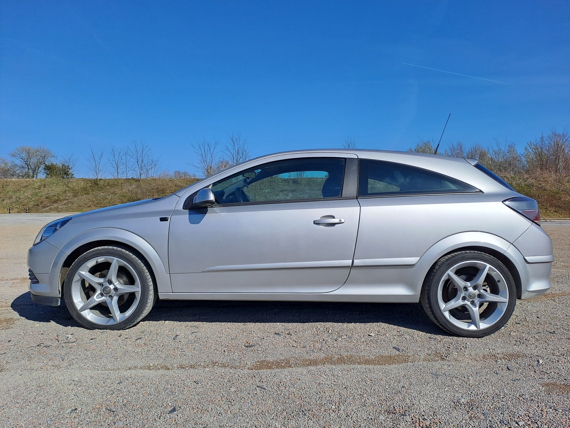 Opel astra h gtc 1.3 cdti klimatyzacja