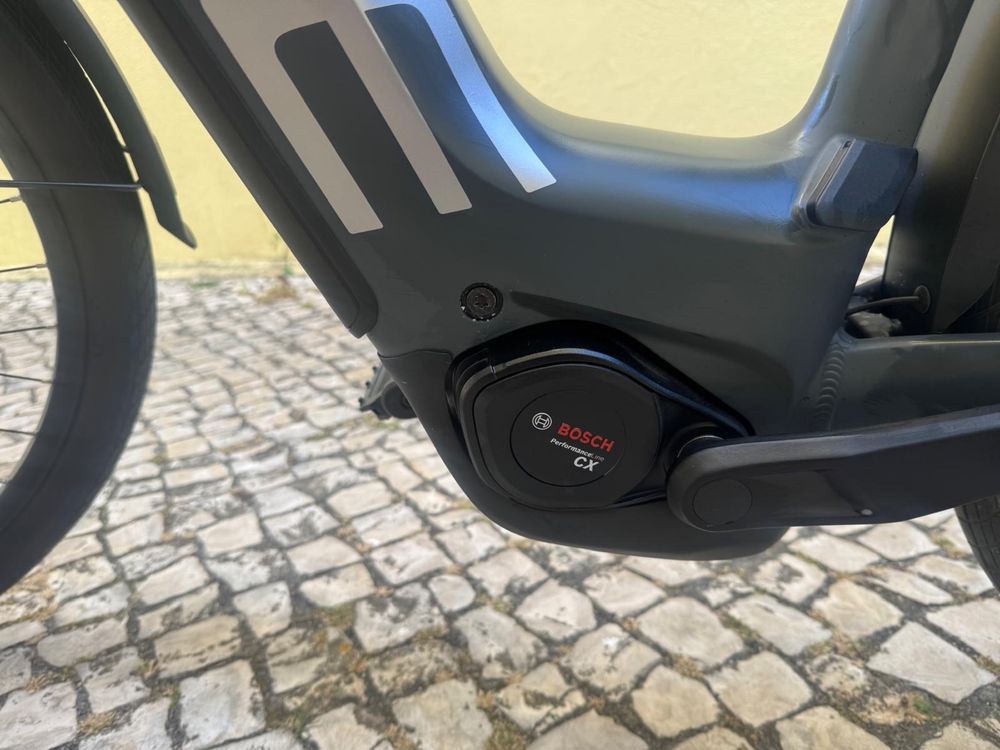 Bicicleta CUBE Kathmandu Hybrid ONE