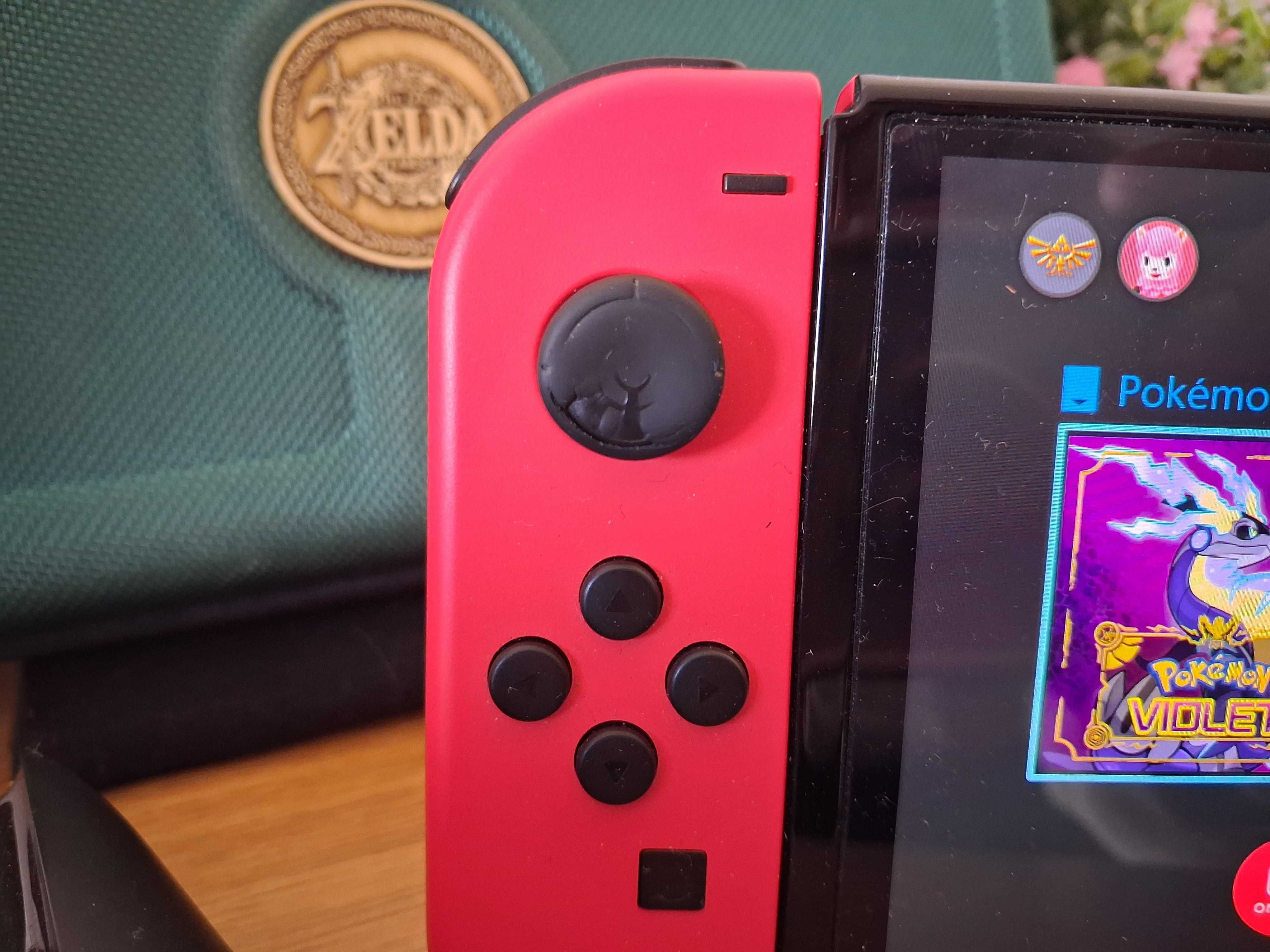 Nintendo Switch OLED Mario Red Edition + etui Zelda