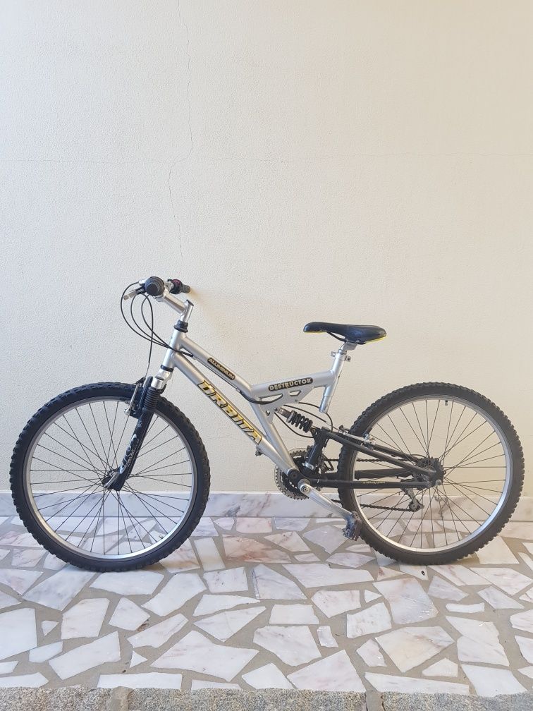 Bicicleta homem preta