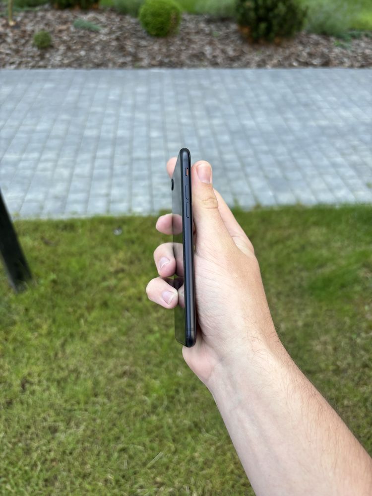 Iphone SE2 64gb айфон se2 на 64гб чорний