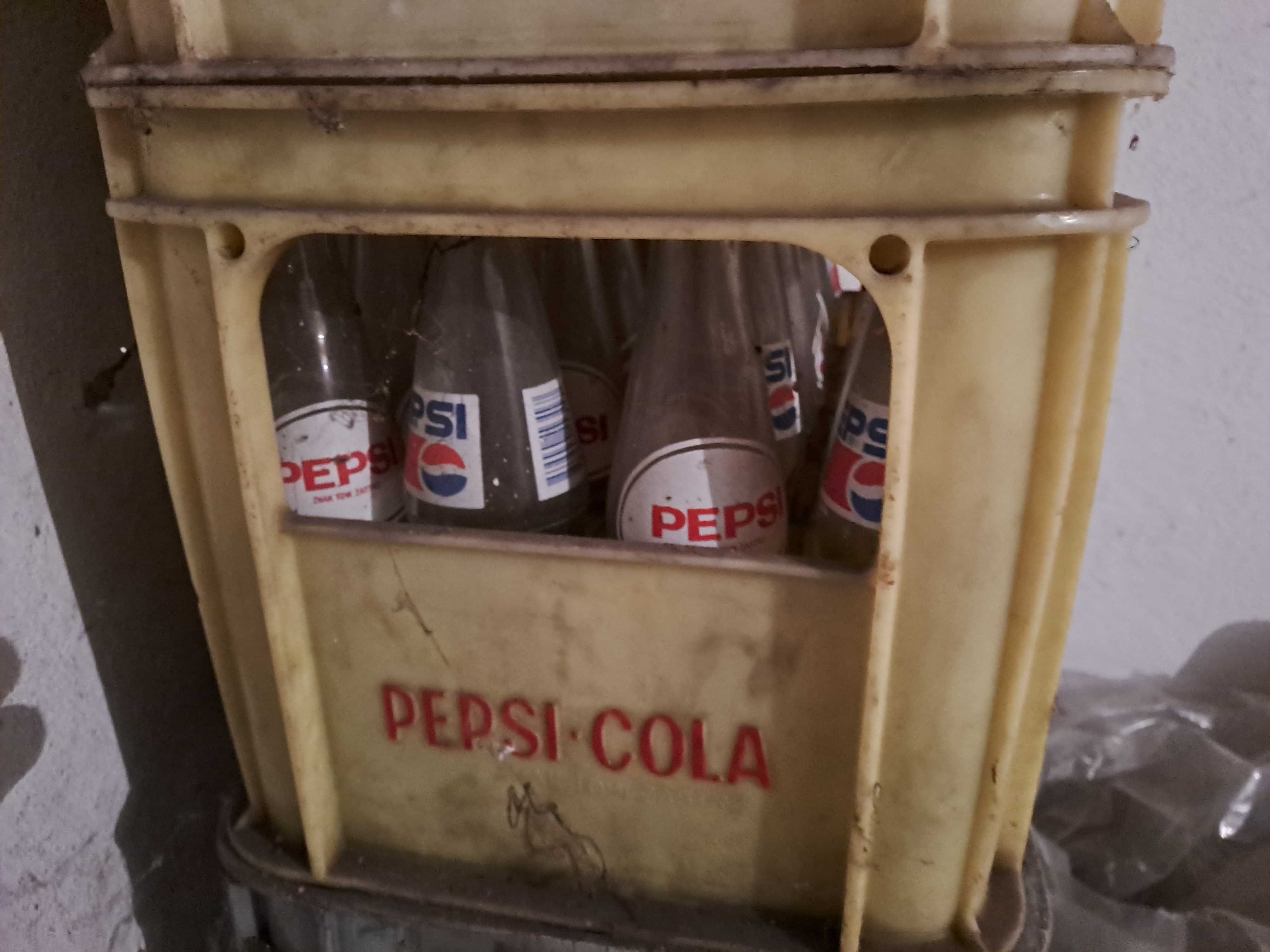 Skrzynka + butelki pepsi prl