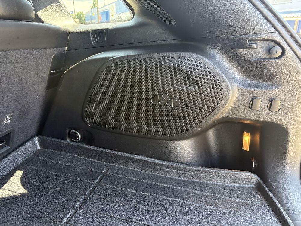 Jeep Cherokee Limited 3,2 2019 року