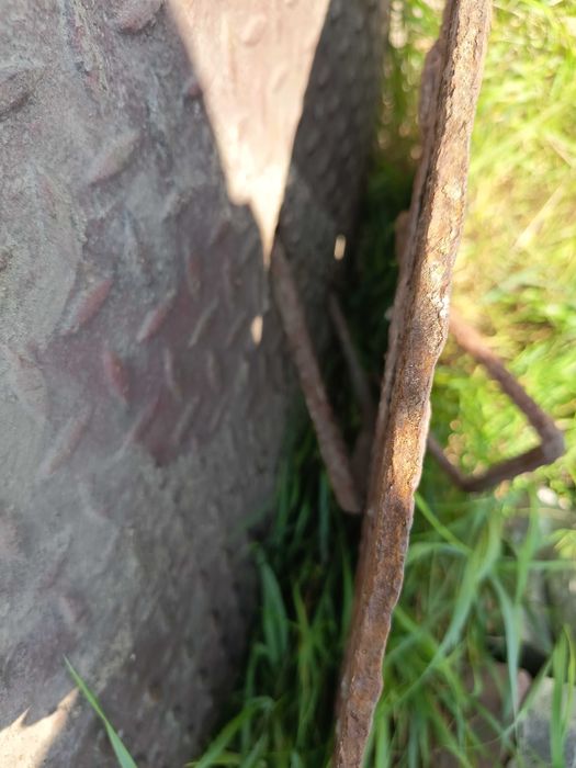 Metalowa pokrywa szamba / studni / włazu 74 cm